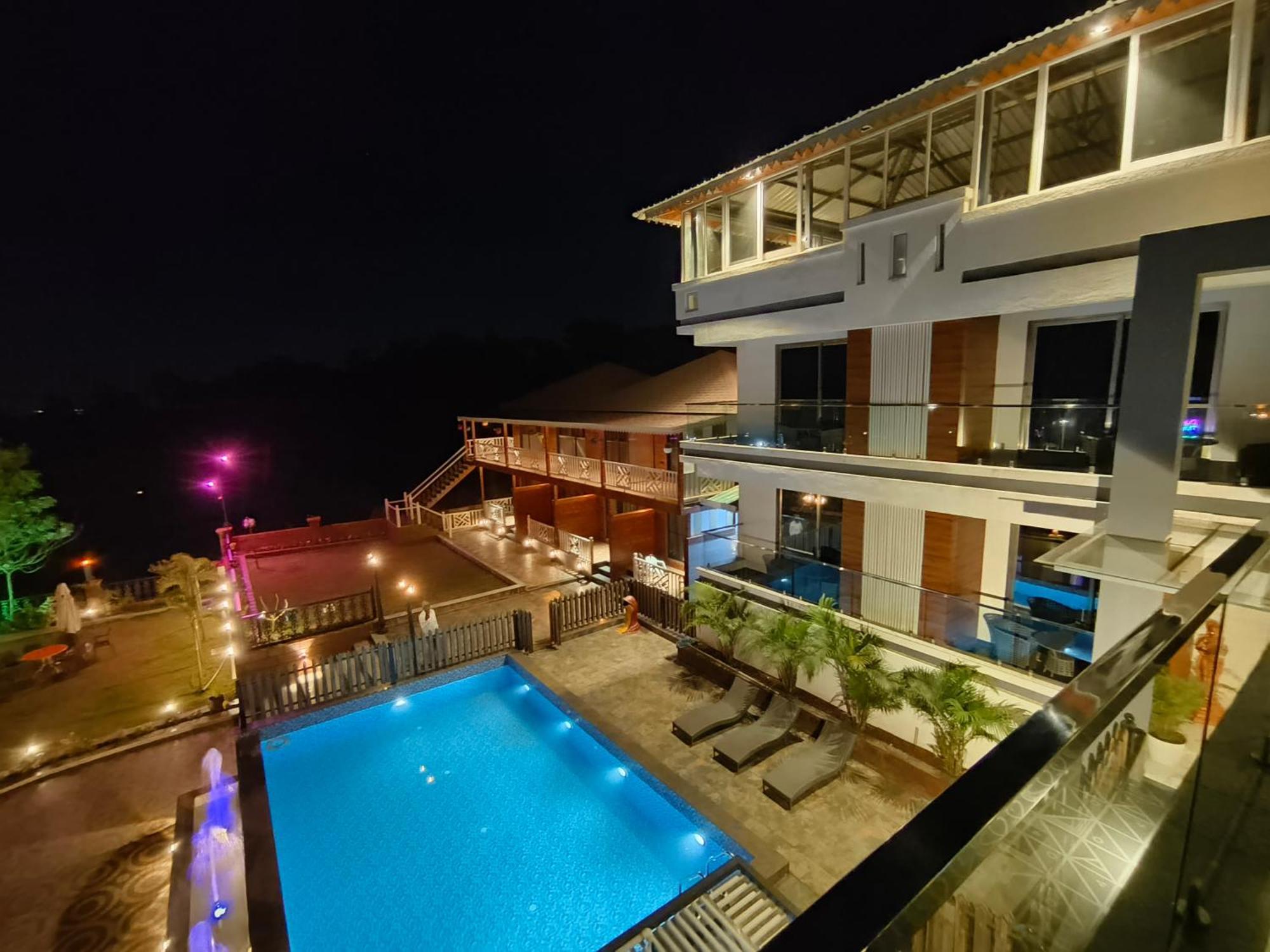 Arc Valley Resort มหาบาเลชวาร์ ภายนอก รูปภาพ